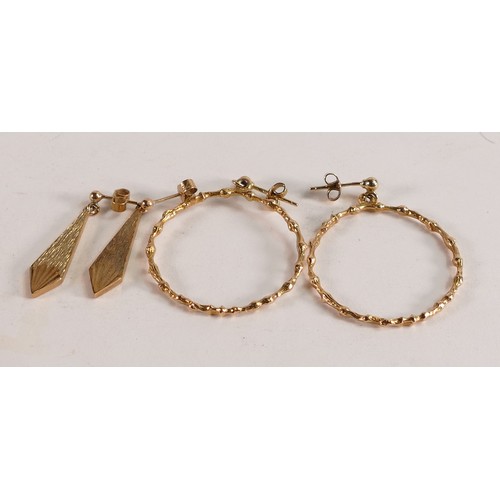 2105 - Two pairs of quality 9ct gold earrings, 7.1g.