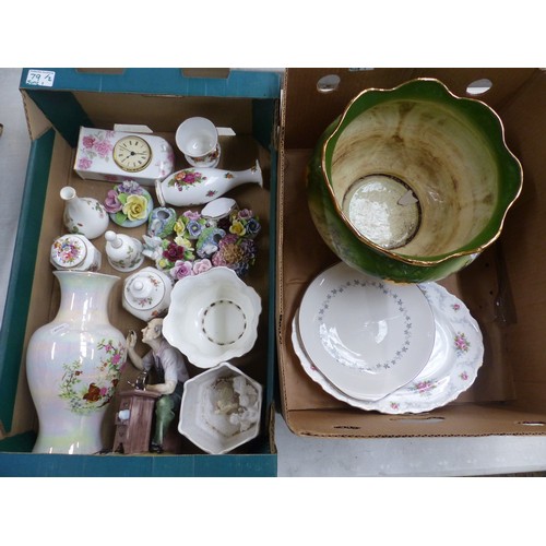 79 - A mixed collection of ceramic items to include Aynsley pot and lidded jar, Wedgwood Wild Strawberry ... 