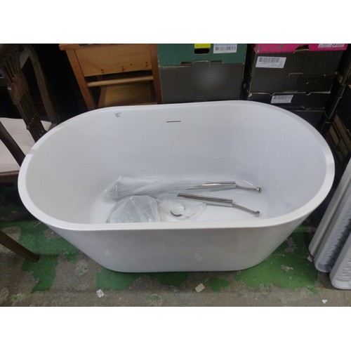 621 - New contemporary free standing bath tub with fittings and free standing taps
130cm L x 72cm W 59cm