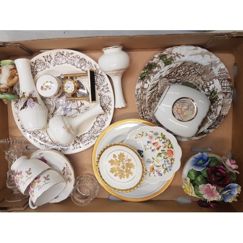 512 - A mixed collection of items to include bud vases, Aynsley and Coalport pin dishes, miniature William... 