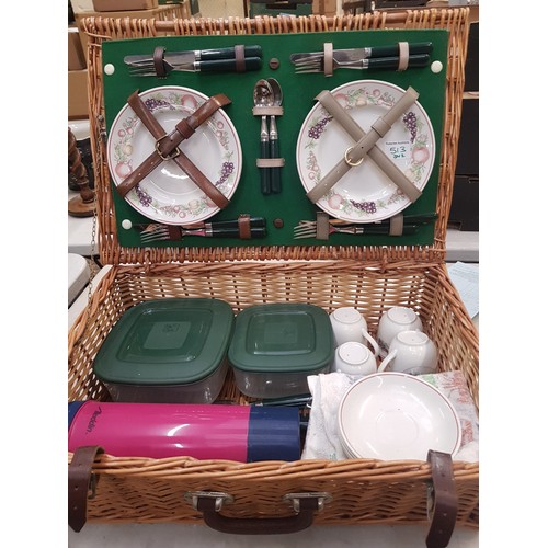 513 - Vintage wicker picnic hamper and contents.