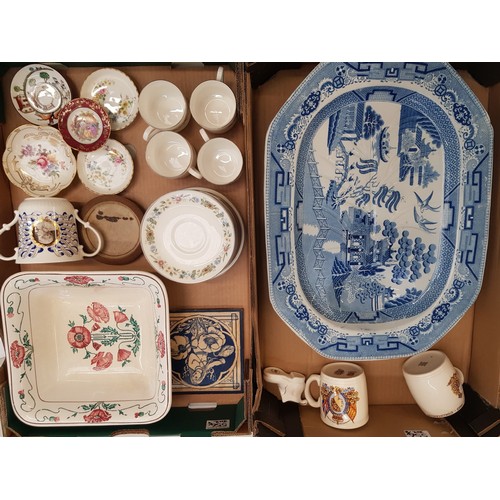 556 - A mixed collection of ceramic items to include a large, early 20th century blue and white meat platt... 