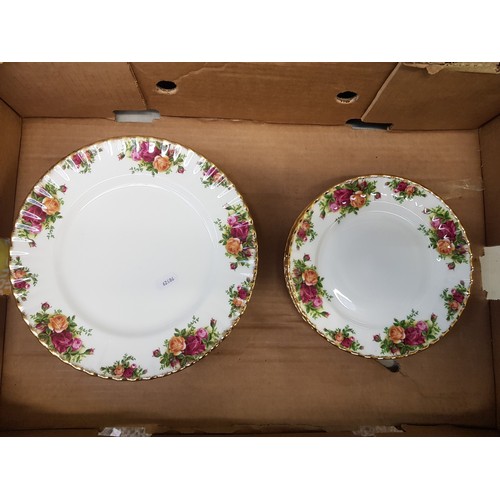 565 - Royal Albert Old Country Roses pattern dinnerware items to include 6 dinner plates and 6 salad plate... 