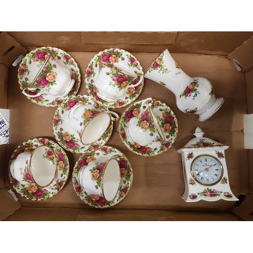 573 - Royal Albert Old Country Roses pattern set of 6 teacups and saucers together with an Old Country Ros... 