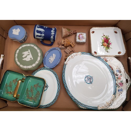 594 - A mixed collection of ceramic items to include Wedgwood jasperware items including a blue dip jasper... 