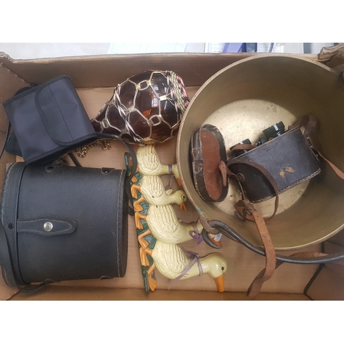 139 - A mixed collection of items to include a brass jam pan, cased binoculars, cast metal doorstop etc (1... 