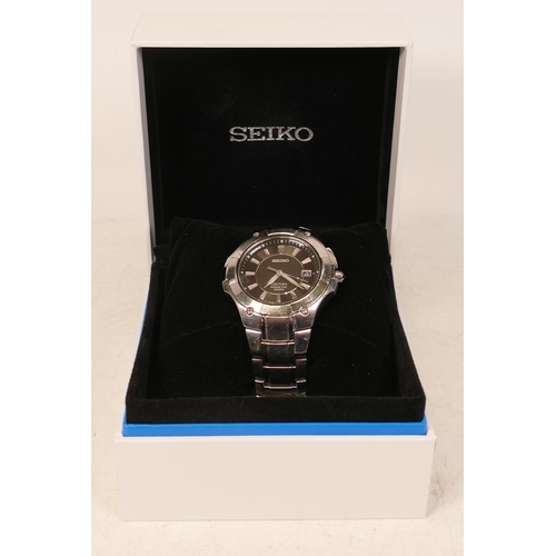 775 - Seiko gents Coutura Kinetic 100 M wrist watch in original box with spare links and instruction manua... 