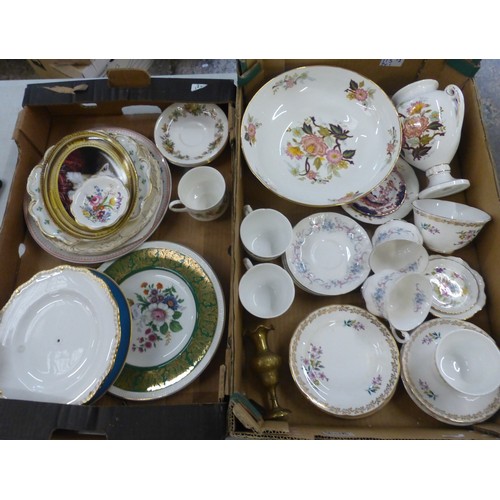 113 - A mixed collection of ceramic items to include paragon tea cups and saucers, Royal Grafton side plat... 