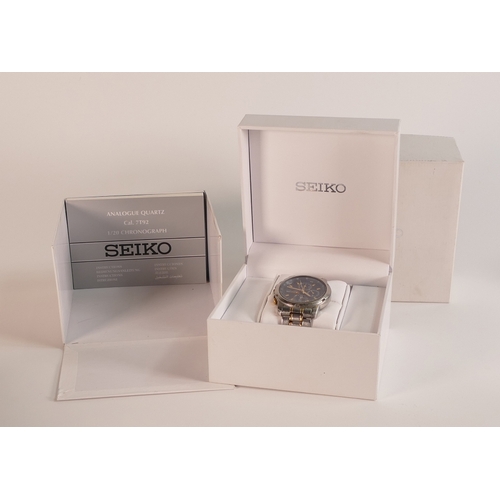 776 - Gentlemans Seiko quartz Chronograph, stainless steel watch & bracelet, boxed with spare links & pape... 