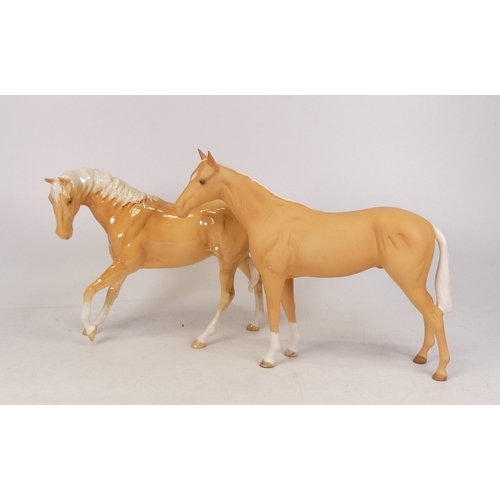 251 - Beswick  palomino Spirit of Youth 2703 and matt palomino Bois Roussel 701 (2)