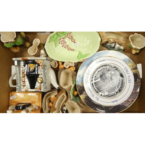 280 - A mixed collection of items to include decorative wall plates, spill vase, Carlton Ware dish, etc (1... 