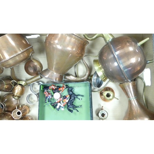 281 - A collection of metal ware items to include Britains Soldiers, vases, jugs, etc (1 tray)