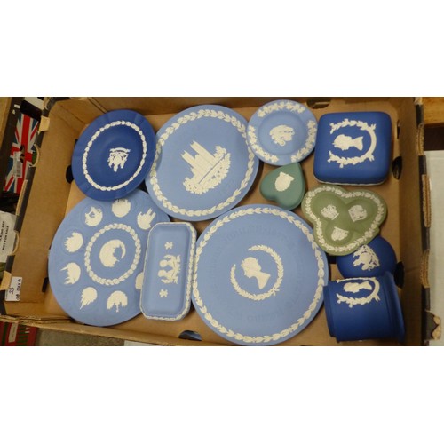 23 - A collection of Wedgwood jasperware to include heart shaped teal lidded box, dipped blue lidded boxe... 