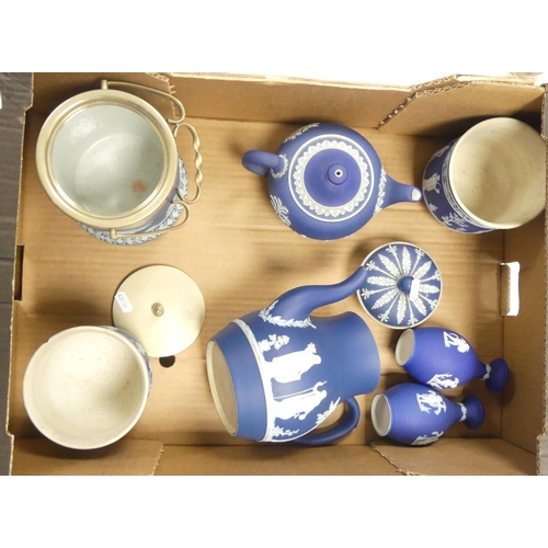 271 - A collection of Wedgwood dip blue to include 2 small platers, teapot, coffee pot, bud vases and bisc... 