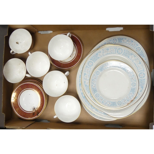 327 - Royal Doulton Hampton Court dinner ware 1 platter, 3 dinner, 1 cake etc together with 6 Royal Doulto... 