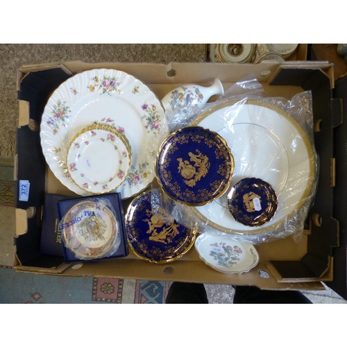 372 - A mixed collection of ceramic items to include 6 Minton Marlow dinner plates together with 6 Royal D... 