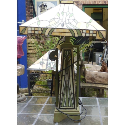 400 - Art Nouveau Tiffany style lamp with dual bulbs 67cm H