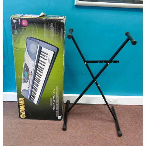 646 - Boxed Yamaha PSR20 Electronic Keyboard & Stand