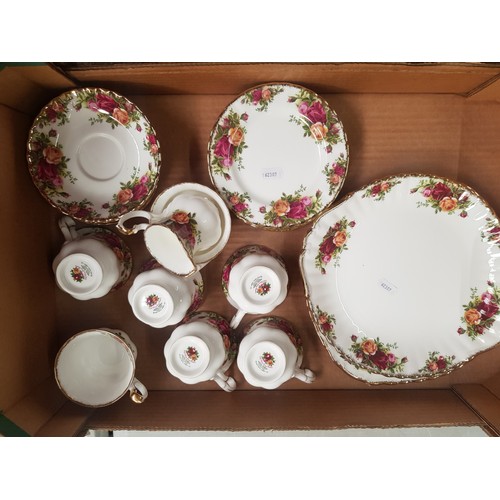 10 - Royal Albert Old Country Roses tea set consisting of 2 cake plates, small milk jug and small sugar b... 