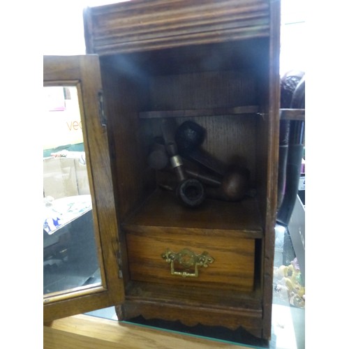 153 - A Smokers Cabinet to include A Collection of Smokers Pipes, Kaywoodie Airway, Falcon International, ... 