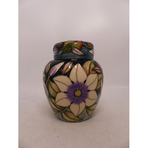 425 - Moorcroft White Clematis Design Ginger Jar. Height: 15cm