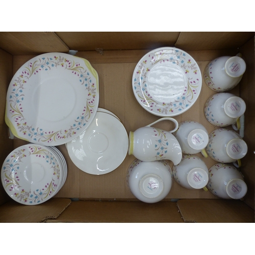 20 - A Queen Anne Lucerne Pattern 21-piece Teaset (1 Tray)