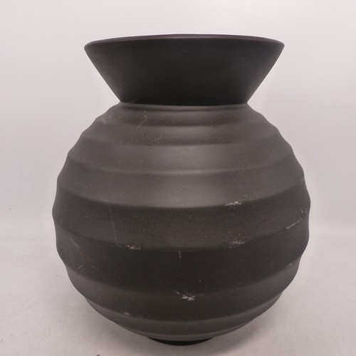 275 - Nick Munro for Wedgwood, Ribbed Globular Basalt Vase