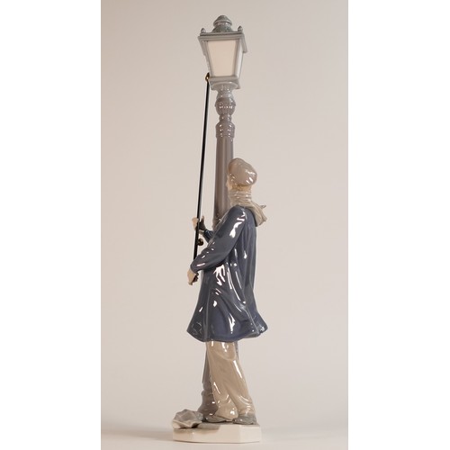 202 - Lladro The Lamplighter figure. In original box. Height: 46cm