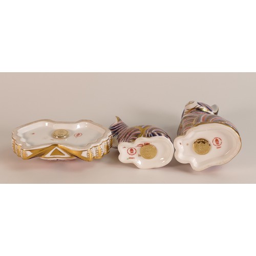 434 - Three Royal Crown Derby paperweights to include seated cat, kitten and crab. All gold stoppers. (3)