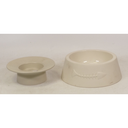 282 - Wedgwood, A Nick Munro Cat Bowl and a Paul Castelloe Small Dish (2)