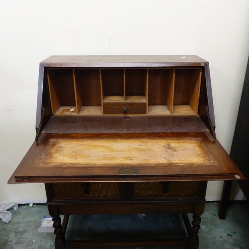 664 - Period Oak Bureau base with fitted interior and 4 drawers, on stretcher base
Height 101cm