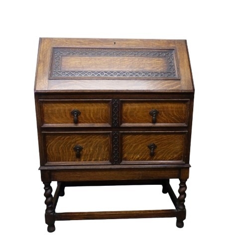 664 - Period Oak Bureau base with fitted interior and 4 drawers, on stretcher base
Height 101cm