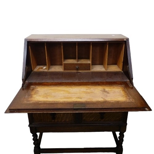 664 - Period Oak Bureau base with fitted interior and 4 drawers, on stretcher base
Height 101cm