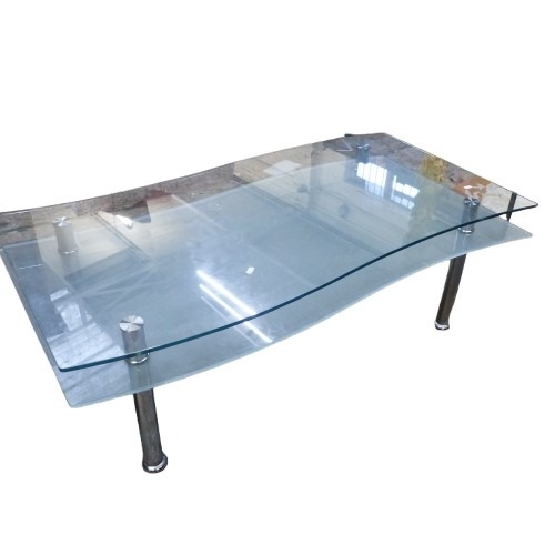 667 - Modern curved 2 tier glass coffee table
Height 42cm