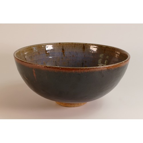 25 - Studio Pottery circular mottled glaze bowl. Diameter: 26cm

Frank Brookes worked at the Wedgwood des... 