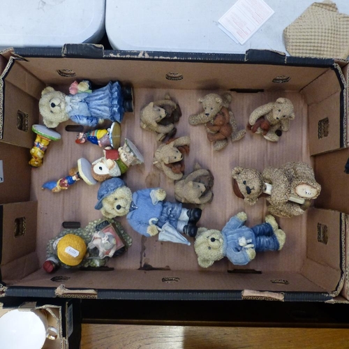 118 - A Collection of Resin Figures, mostly Teddy Bears including Royal Doulton examples (1 Tray)