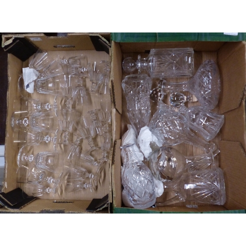 172 - Crystal decanters and glasses- 2 trays