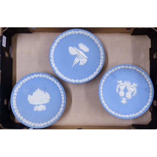 505 - Wedgwood, A Collection of Nineteen Blue Jasperware Christmas Plates (1 Tray)