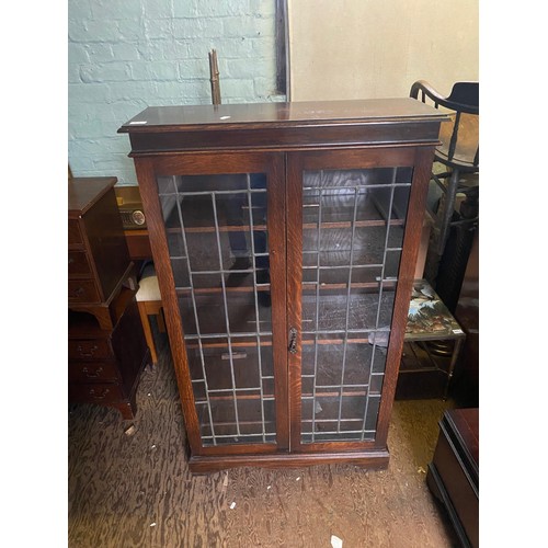 679 - Tall Oak Leaded Double Glass Door 4 Shelf Bookcase
Height - 136cm