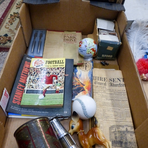 500 - Collectors Mixed Items To Include Cigarette Cards, Football Brochures, Two first Staffordshire Senti... 