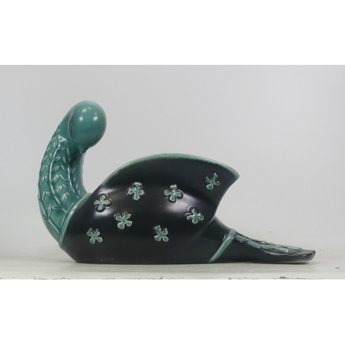 252 - Beswick Decorative Dove 1555 Planter 26cm long x 16cm Tall (old chip on wing noted)