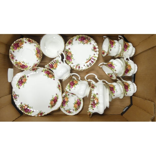 358 - Royal Albert, a collection of teaware to include Gravy Boat, Teacups, Saucers, Plates, Bread Platte ... 