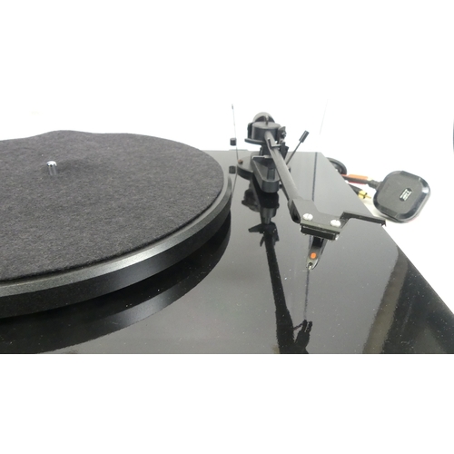 470C - Project Debut turntable.