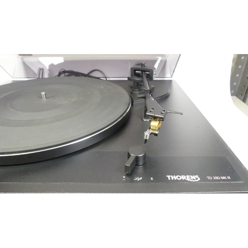 470D - Thorens 290 mkiv turntable.