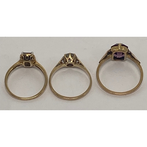 647 - Three 9ct gold ladies dress rings, each set with semi precious stones, 5.5g.