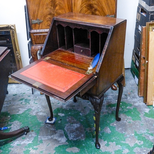 693 - Small Oak Fall Front Writing Desk on tall cabriole legs.
Measuires - H95.5cm