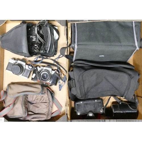 586 - Collection of Camera equipment to include Praktica Super TL1000 with Pentacon 50mm/1.8 Lens with cas... 