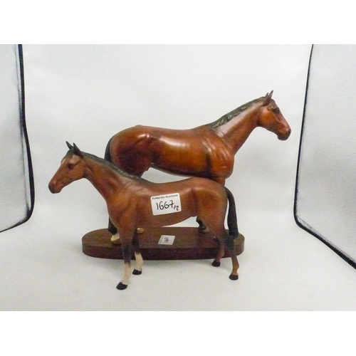 127 - Beswick figure Nijinsky, 1970 Winner of the English Triple Crown with wooden plinth, together with m... 