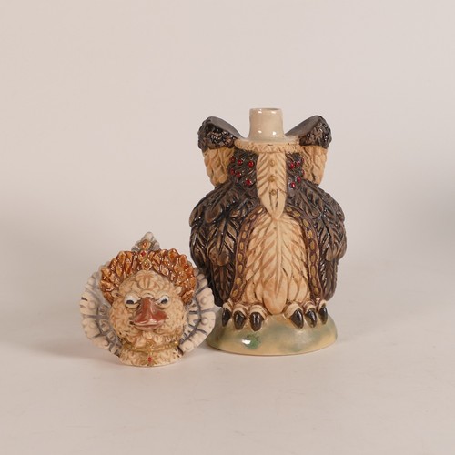 142 - Burslem Pottery Queen Elizabeth I Grotesque Bird H:15cm Influenced by Martin Bros.