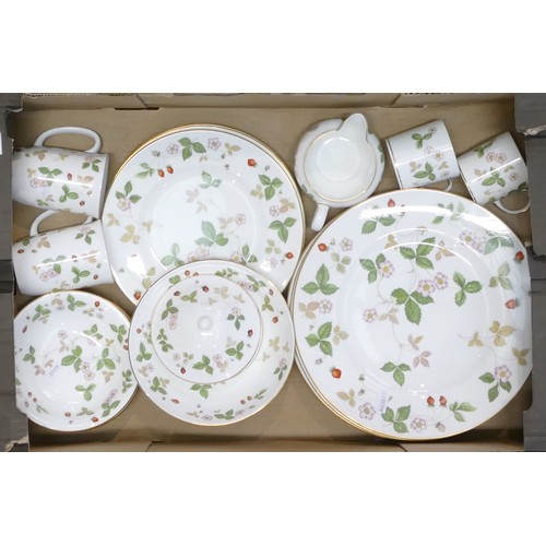 297 - Wedgwood 'Wild Strawberry' Dinner/Tea Set to include Two Scalloped Edged Dishes, Flower Shaped Scall... 